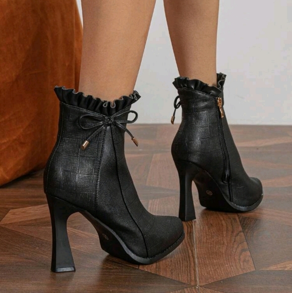 Waterproof Platform Bow Chunky Heel Short Boots, Black With Side Zipper - Picture 5 of 6